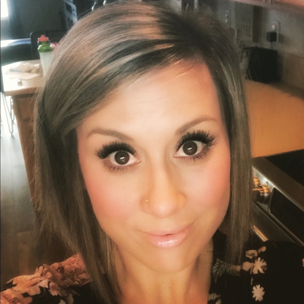 Meet your Posher, Ashley